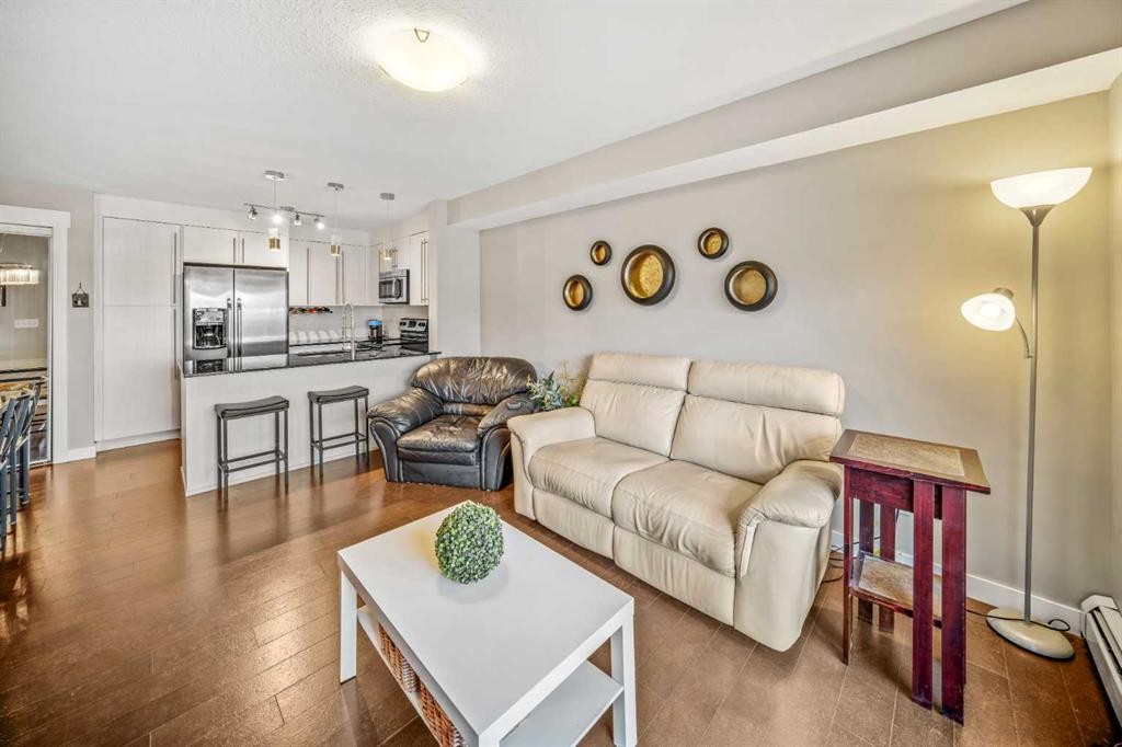 3415-11 Mahogany Row Se, Calgary, AB - Indoor Photo Showing Living Room