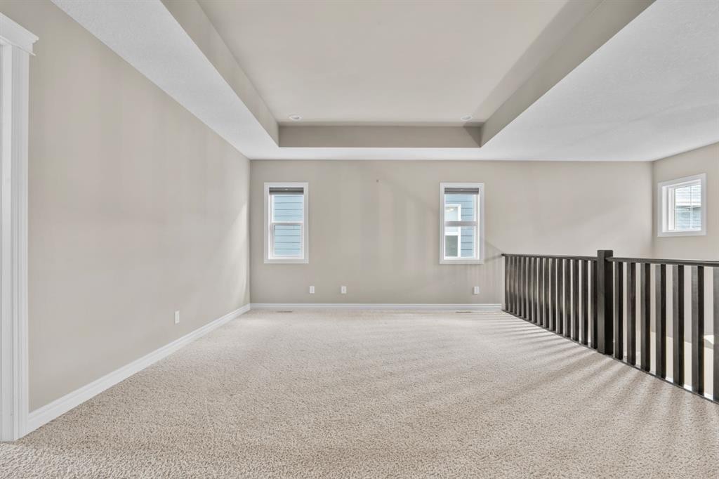 40 Masters Common Se, Calgary, AB - Indoor Photo Showing Other Room