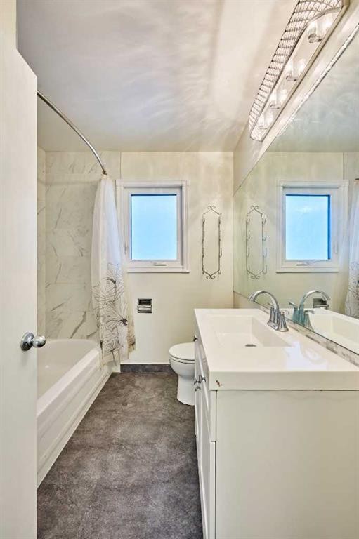 2733 Brecken Road Nw, Calgary, AB - Indoor Photo Showing Bathroom