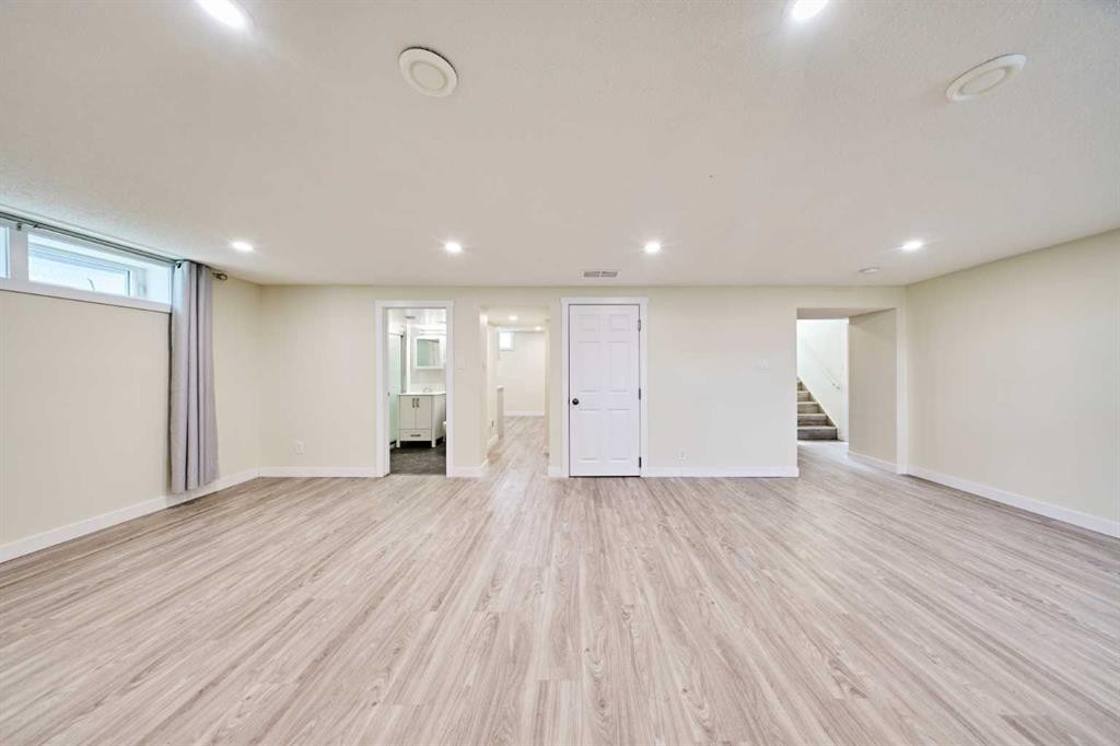 2733 Brecken Road Nw, Calgary, AB - Indoor Photo Showing Other Room