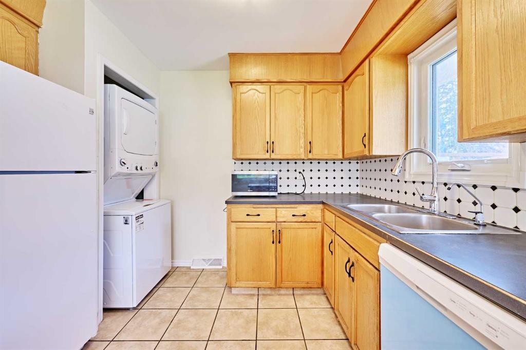 2733 Brecken Road Nw, Calgary, AB - Indoor