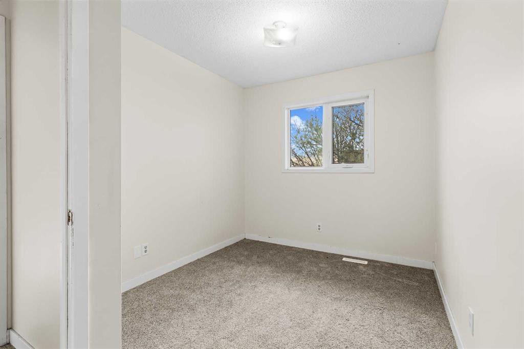 37 Martingrove Way Ne, Calgary, AB - Indoor Photo Showing Other Room
