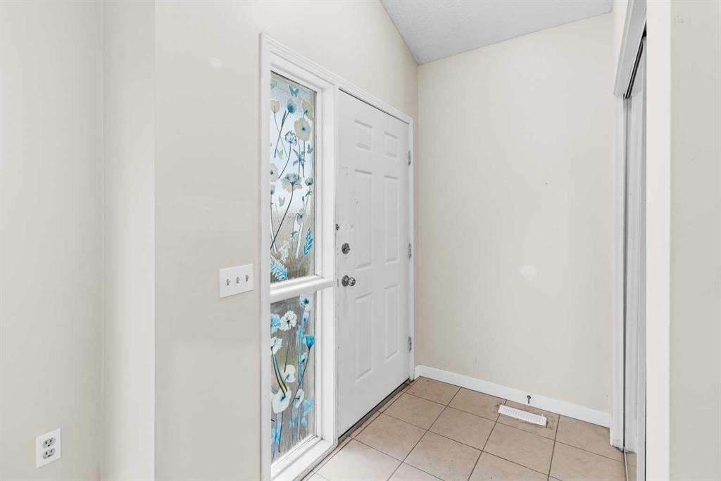 37 Martingrove Way Ne, Calgary, AB - Indoor Photo Showing Other Room