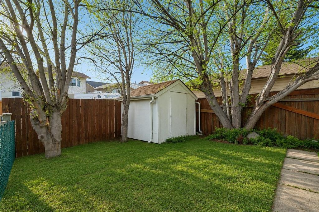 37 Martingrove Way Ne, Calgary, AB - Outdoor
