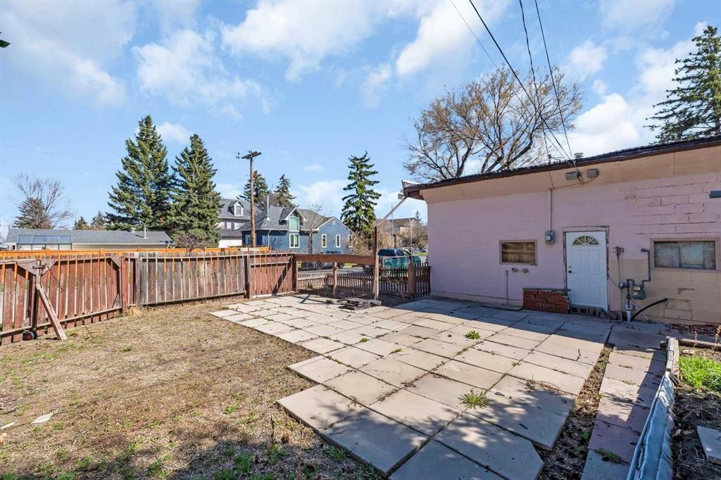 426 8 Avenue Ne, Calgary, AB - Outdoor