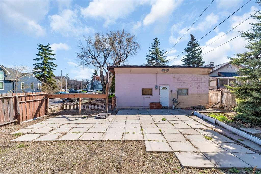 426 8 Avenue Ne, Calgary, AB - Outdoor