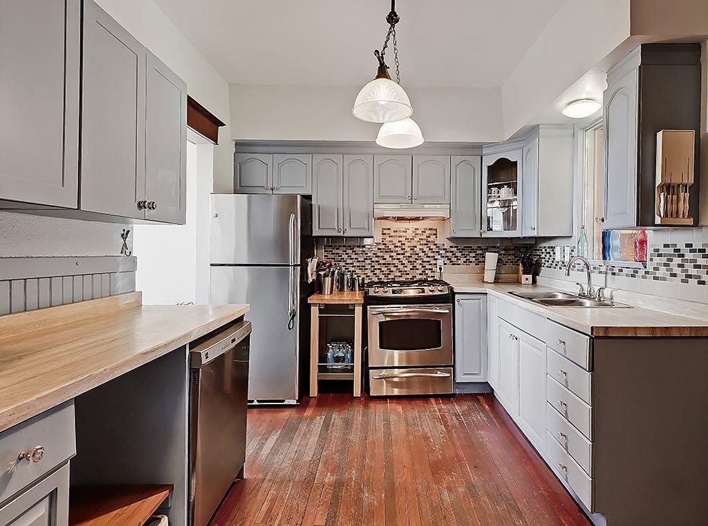 5136 54 Avenue, Stavely, AB - Indoor Photo Showing Kitchen With Double Sink