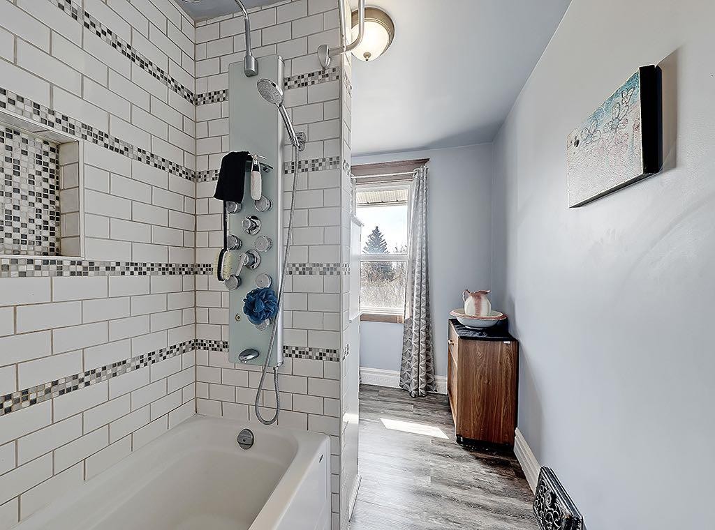 5136 54 Avenue, Stavely, AB - Indoor Photo Showing Bathroom