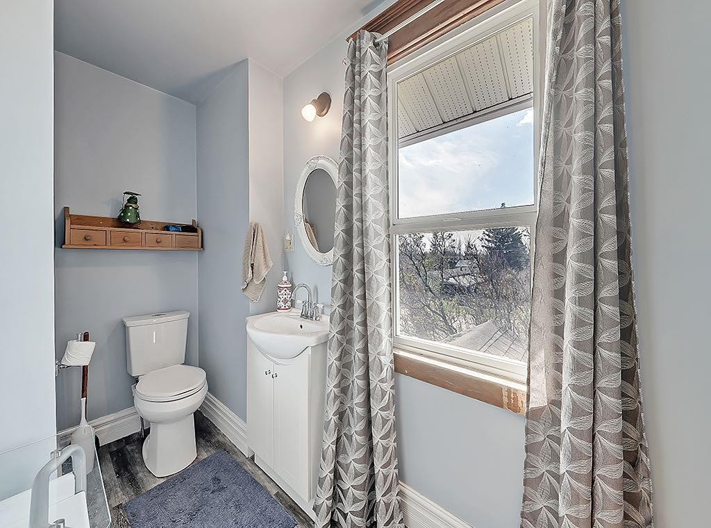 5136 54 Avenue, Stavely, AB - Indoor Photo Showing Bathroom