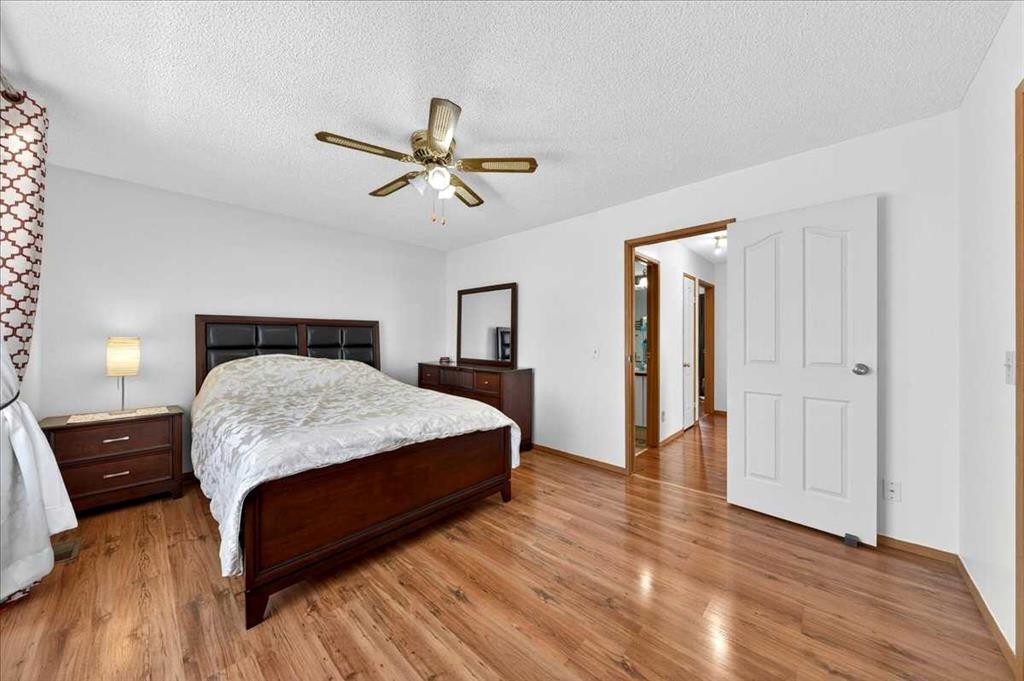 124 Martinwood Court Ne, Calgary, AB - Indoor Photo Showing Bedroom