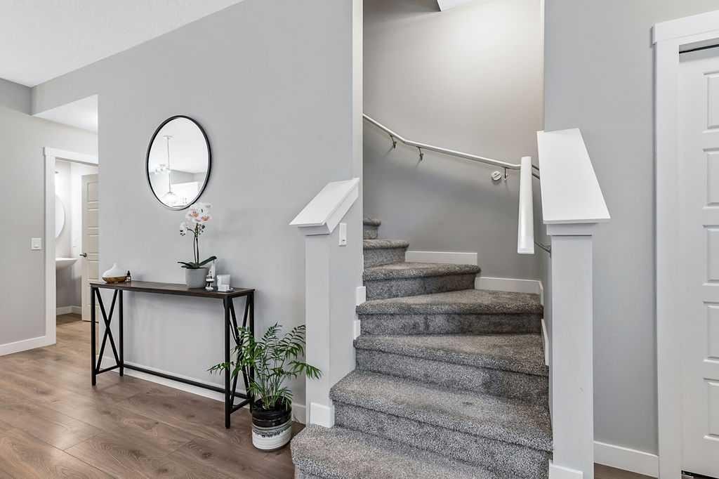 305 Cranbrook Walk Se, Calgary, AB - Indoor Photo Showing Other Room