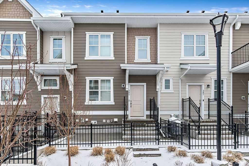 305 Cranbrook Walk Se, Calgary, AB - Outdoor With Facade