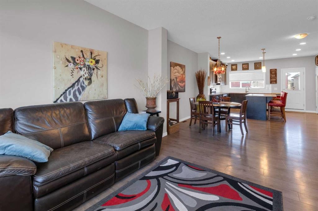 188 Sundown Road, Cochrane, AB - Indoor Photo Showing Living Room