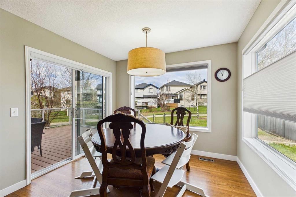 149 Tuscany Ravine Bay Nw, Calgary, AB - Indoor Photo Showing Dining Room