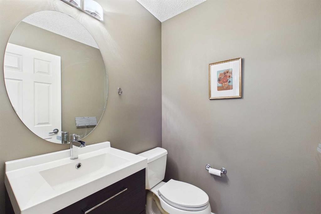 149 Tuscany Ravine Bay Nw, Calgary, AB - Indoor Photo Showing Bathroom