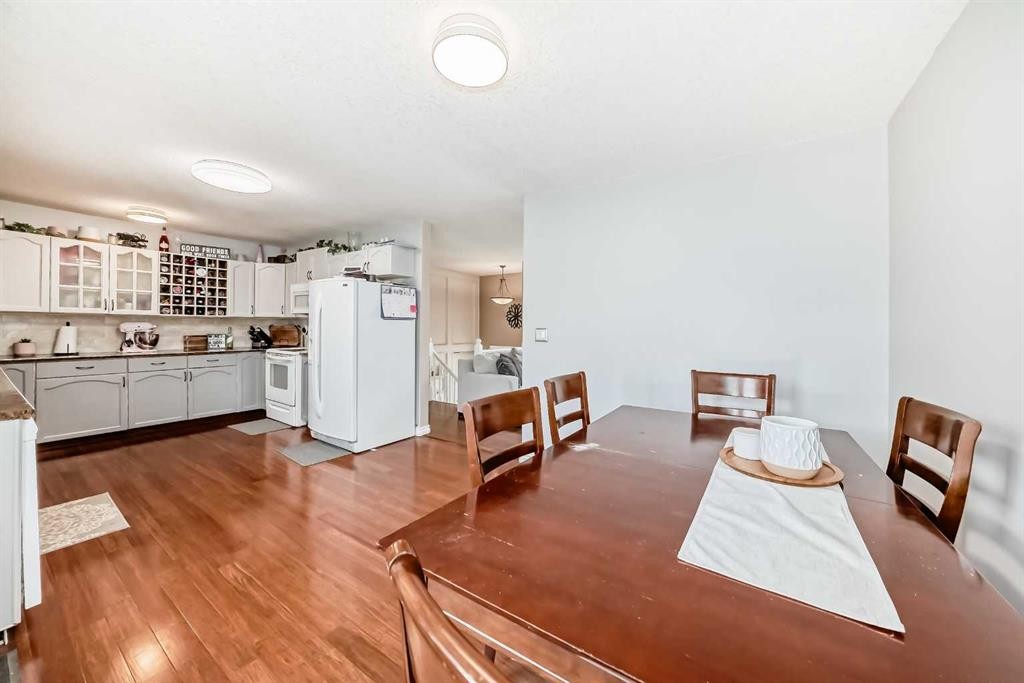 3 Shannon Close, Olds, AB - Indoor