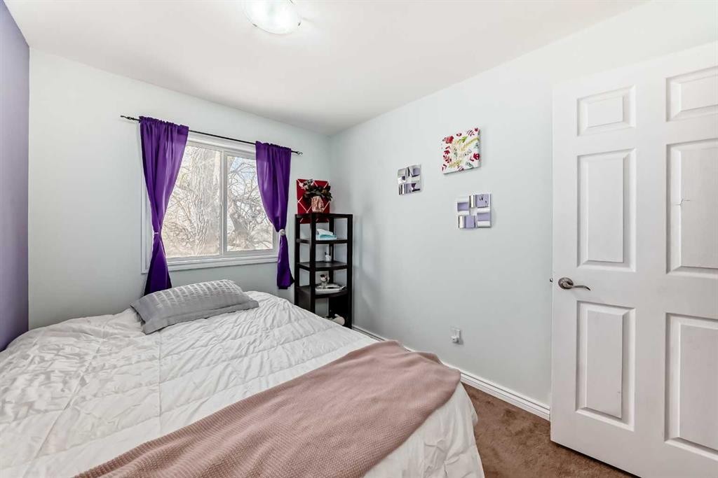 3 Shannon Close, Olds, AB - Indoor Photo Showing Bedroom