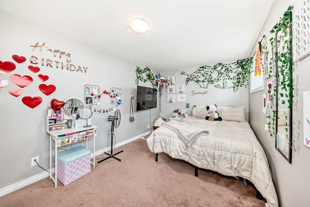 3 Shannon Close, Olds, AB - Indoor Photo Showing Bedroom
