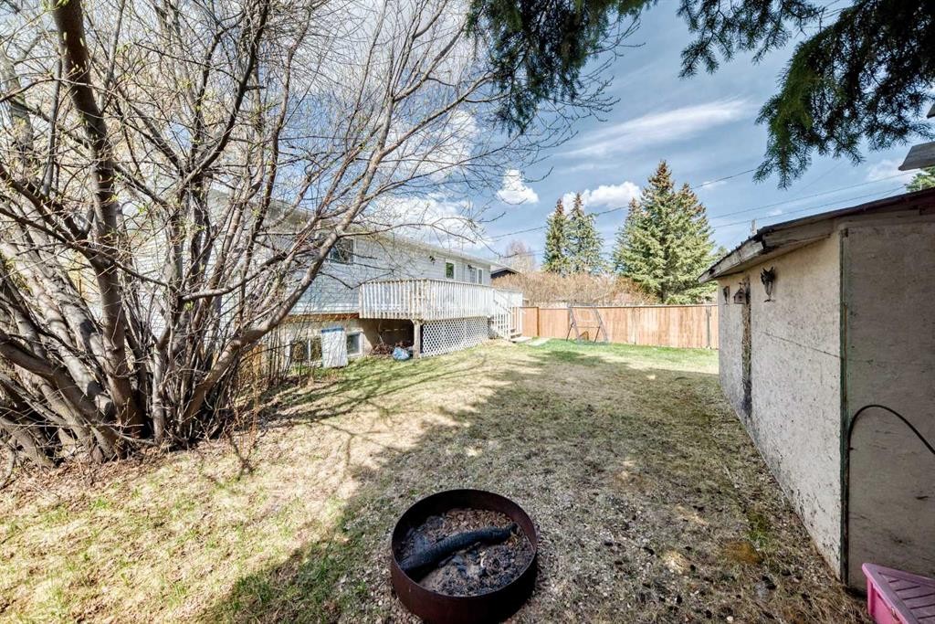 3 Shannon Close, Olds, AB - Outdoor