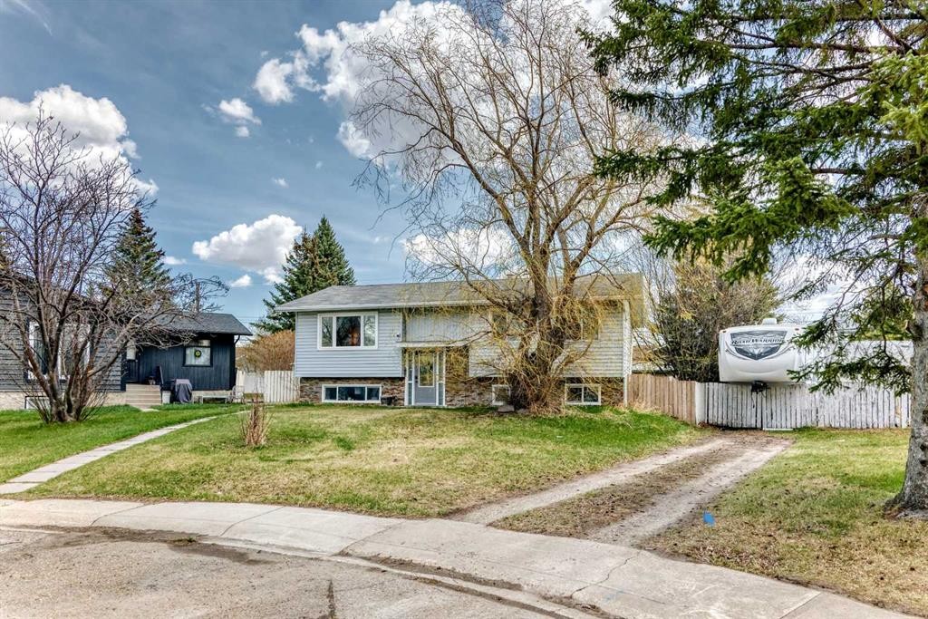 3 Shannon Close, Olds, AB - Outdoor