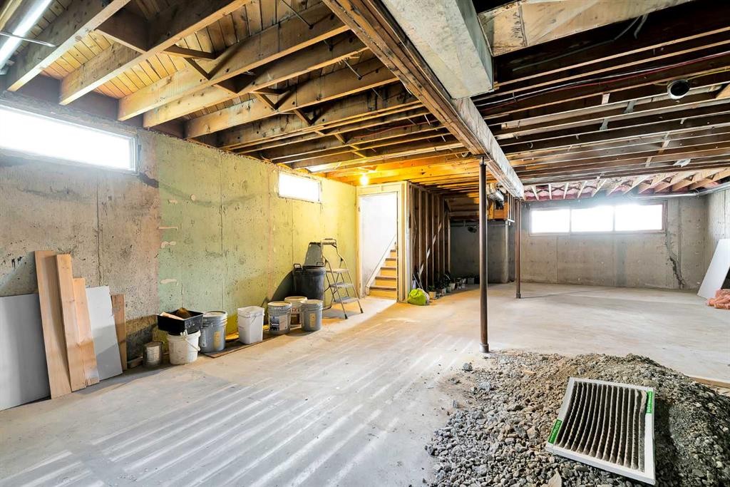 5023 North Haven Drive Nw, Calgary, AB - Indoor Photo Showing Basement