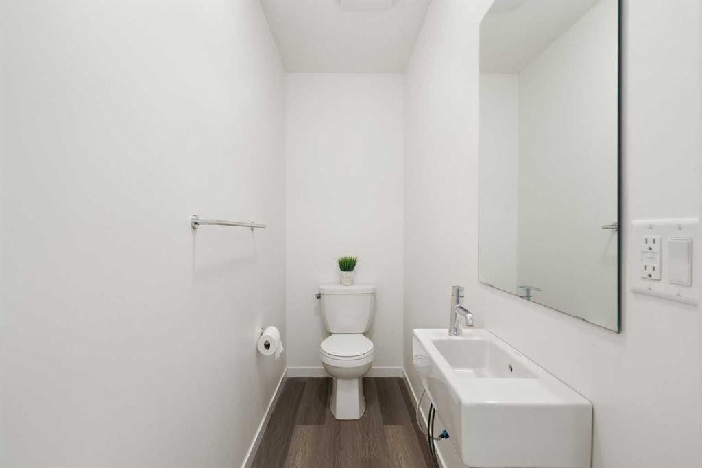 505 Copperstone Manor Se, Calgary, AB - Indoor Photo Showing Bathroom