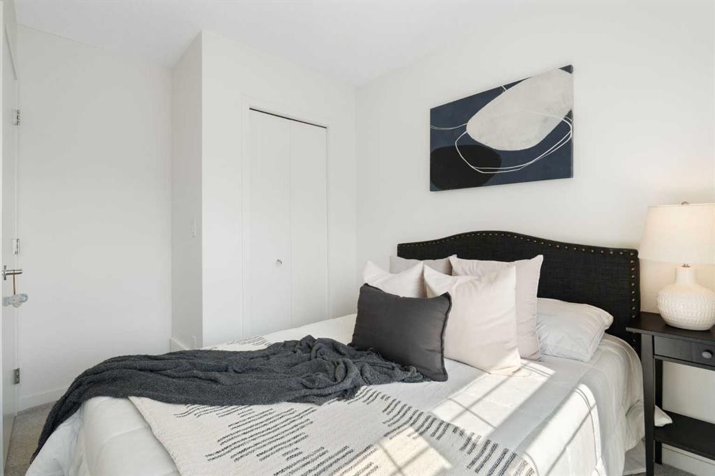 505 Copperstone Manor Se, Calgary, AB - Indoor Photo Showing Bedroom