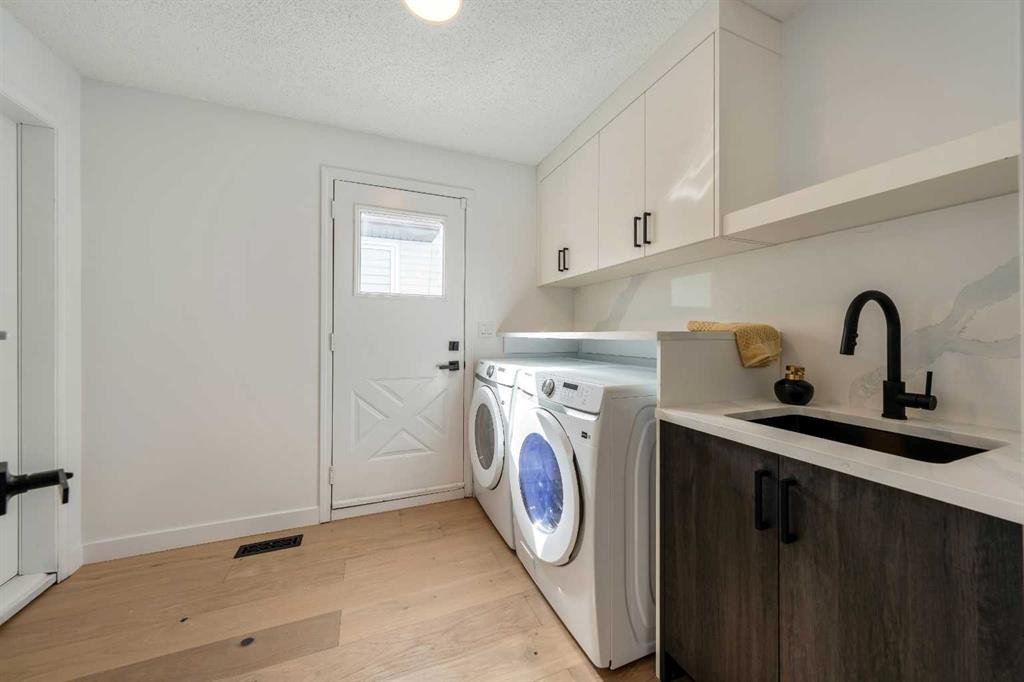 40 Edforth Road Nw, Calgary, AB - Indoor Photo Showing Laundry Room