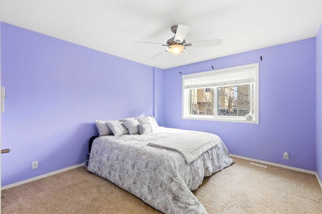 45 Patterson Hill Sw, Calgary, AB - Indoor Photo Showing Bedroom