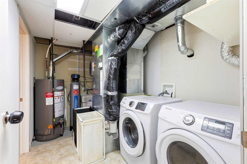 45 Patterson Hill Sw, Calgary, AB - Indoor Photo Showing Laundry Room