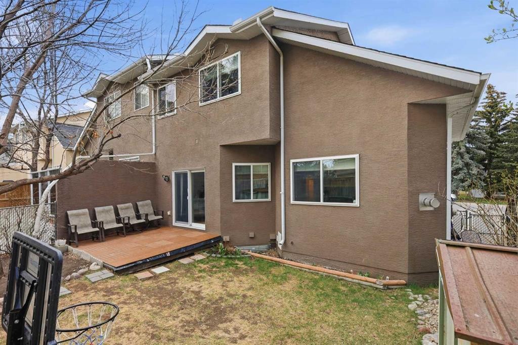 45 Patterson Hill Sw, Calgary, AB - Outdoor With Exterior