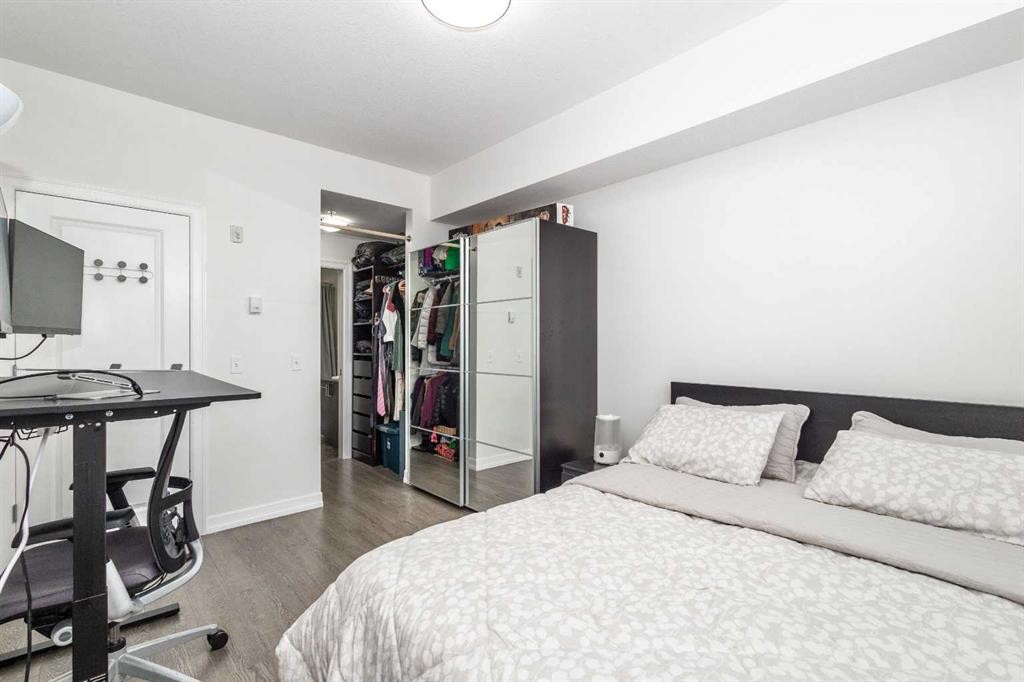 403-117 Copperpond Common Se, Calgary, AB - Indoor Photo Showing Bedroom
