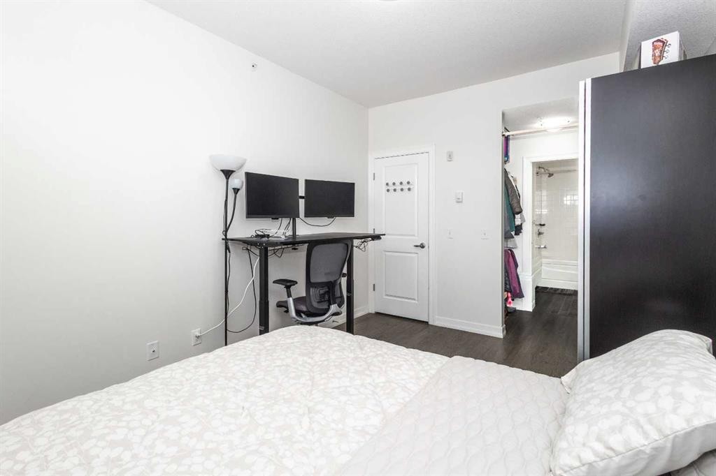403-117 Copperpond Common Se, Calgary, AB - Indoor Photo Showing Bedroom