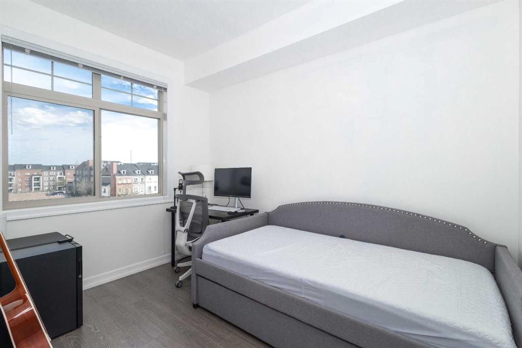 403-117 Copperpond Common Se, Calgary, AB - Indoor Photo Showing Bedroom