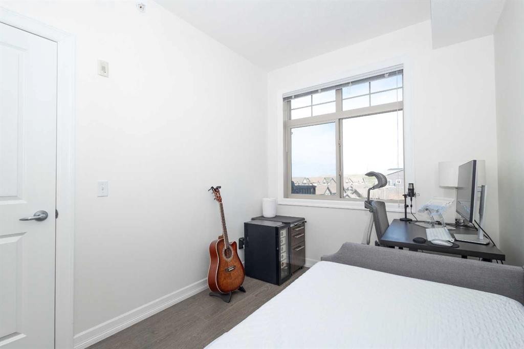 403-117 Copperpond Common Se, Calgary, AB - Indoor Photo Showing Bedroom