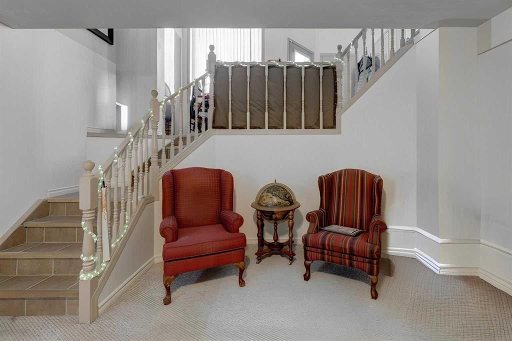 301 9 Street, Beiseker, AB - Indoor Photo Showing Other Room
