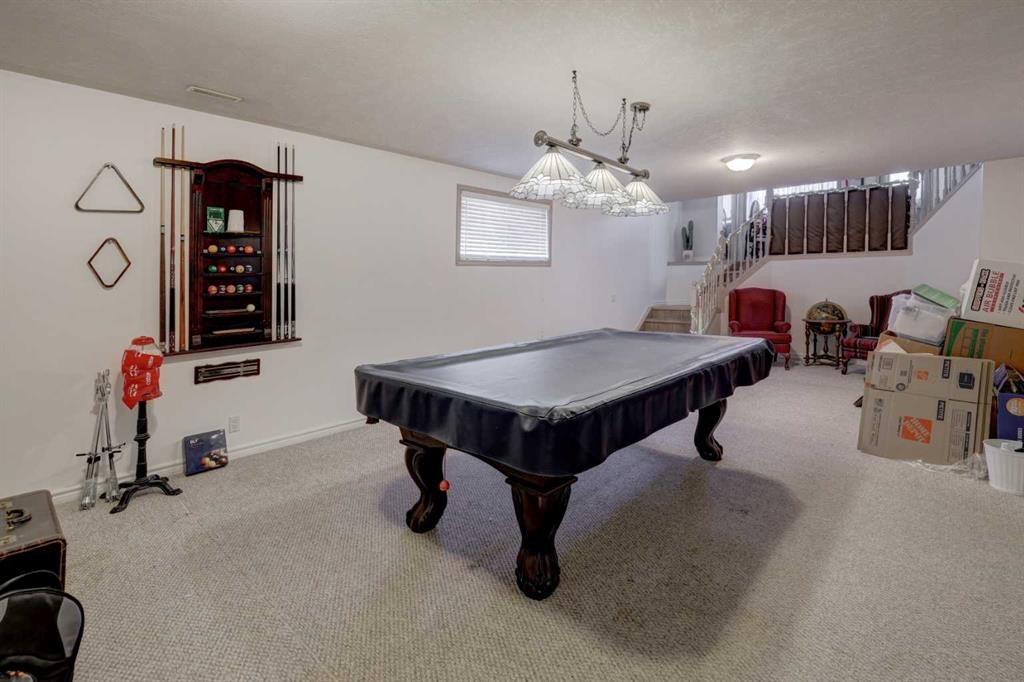 301 9 Street, Beiseker, AB - Indoor Photo Showing Other Room