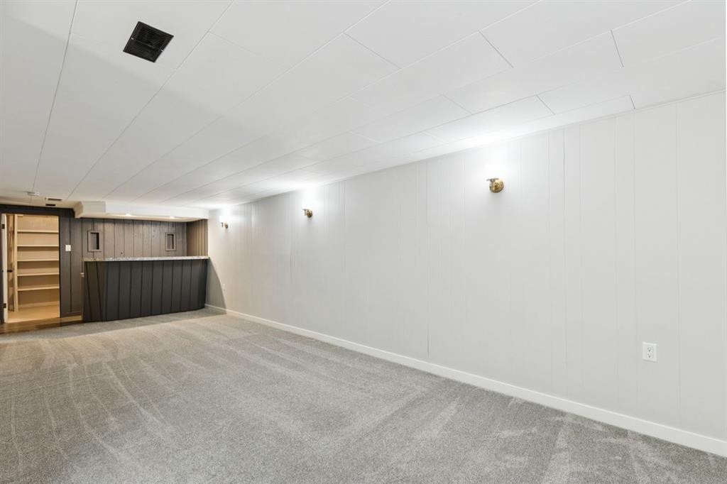 48 Haddock Road Sw, Calgary, AB - Indoor