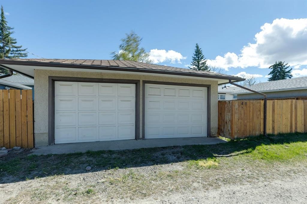 48 Haddock Road Sw, Calgary, AB - Outdoor