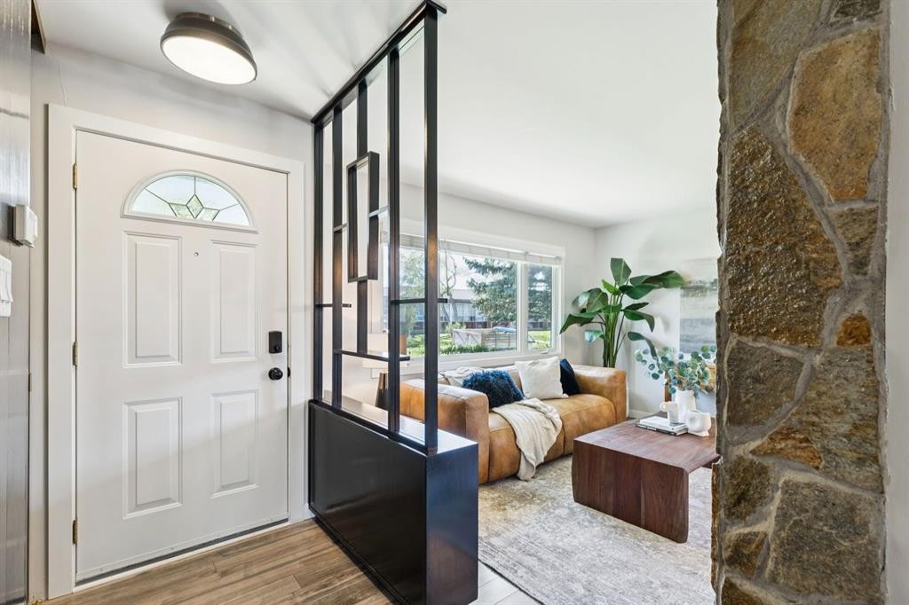 48 Haddock Road Sw, Calgary, AB - Indoor Photo Showing Other Room