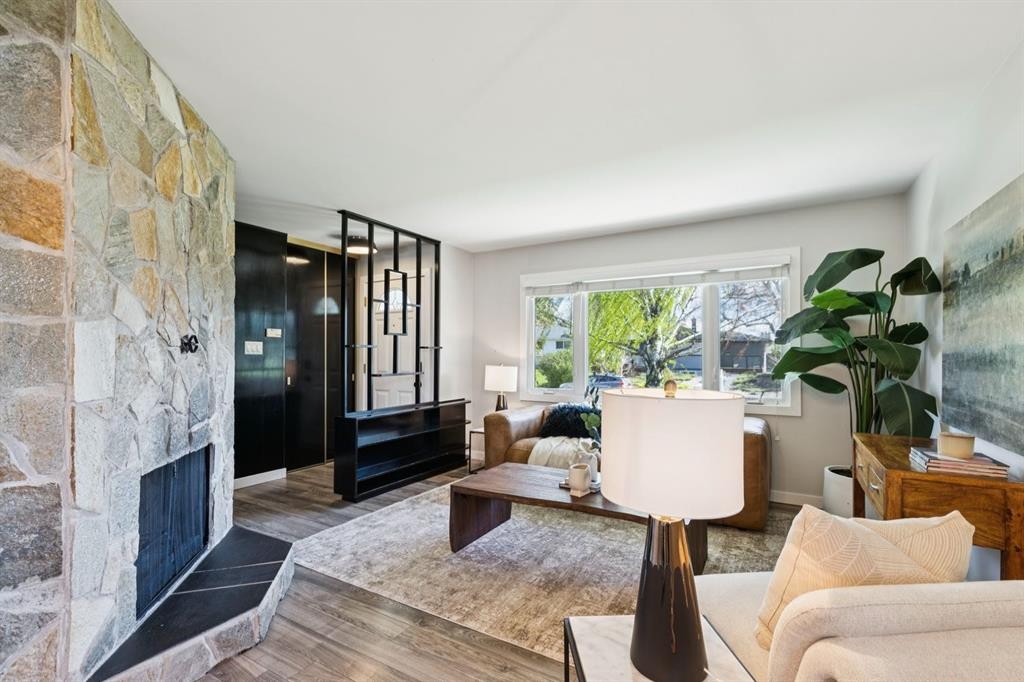 48 Haddock Road Sw, Calgary, AB - Indoor
