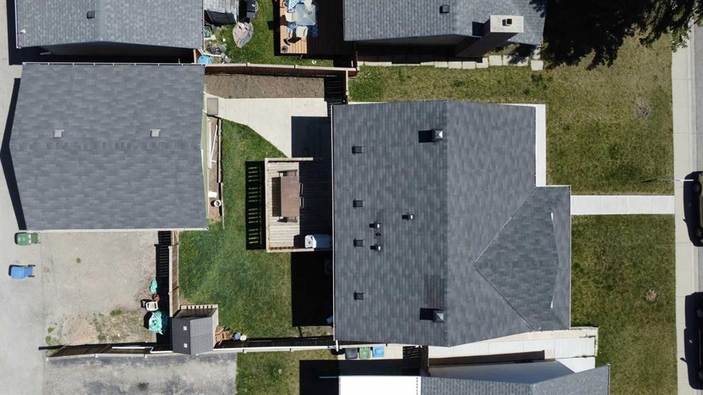 124 Maitland Drive Ne, Calgary, AB - Outdoor