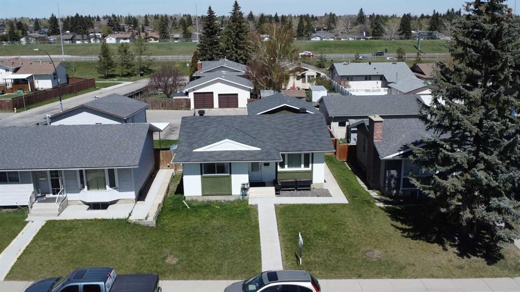 124 Maitland Drive Ne, Calgary, AB - Outdoor