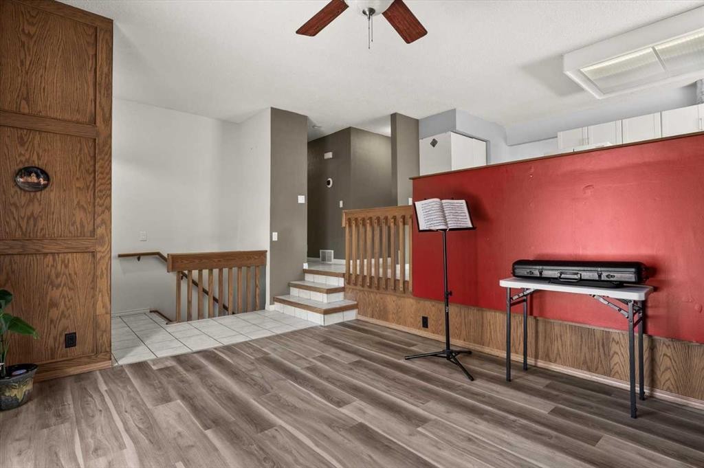 740 Canfield Place Sw, Calgary, AB - Indoor Photo Showing Other Room