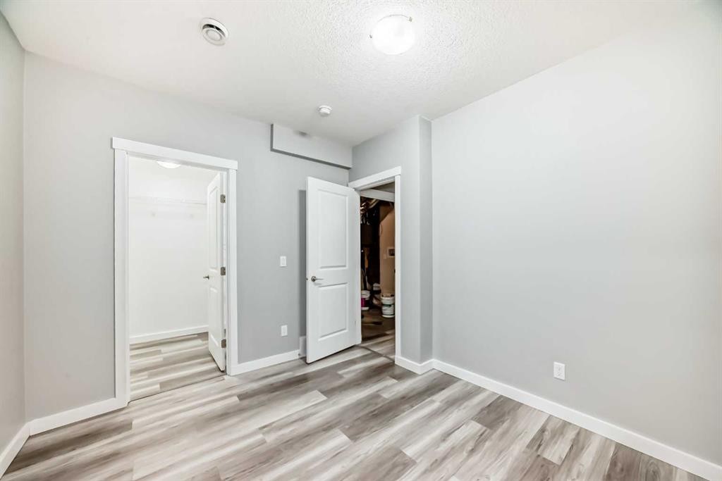 148 Howse Avenue Ne, Calgary, AB - Indoor Photo Showing Other Room