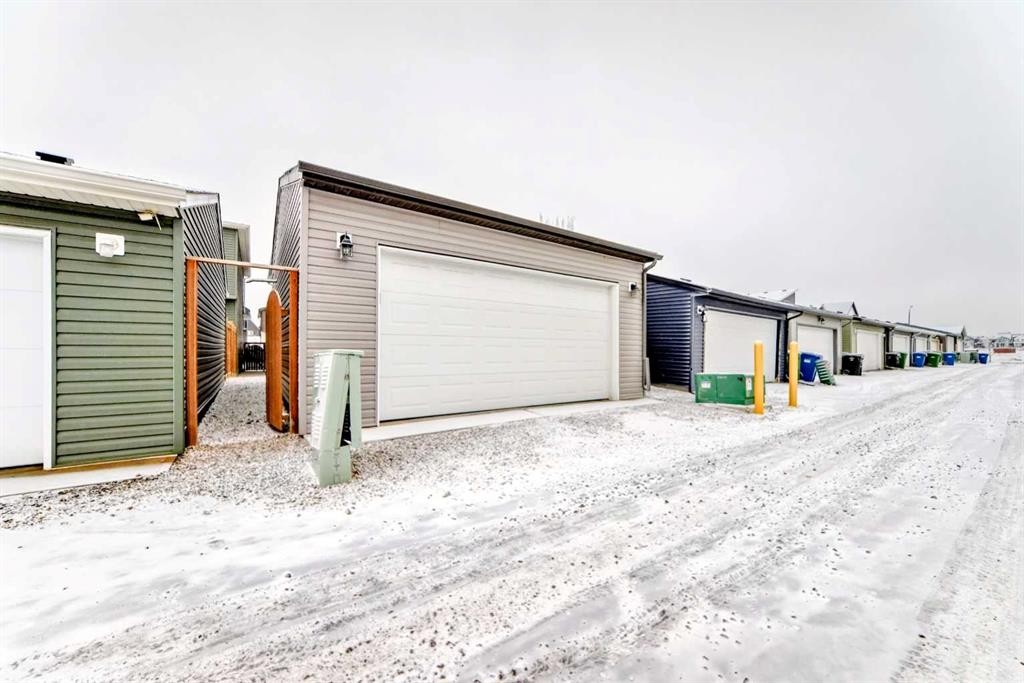 148 Howse Avenue Ne, Calgary, AB - Outdoor With Exterior