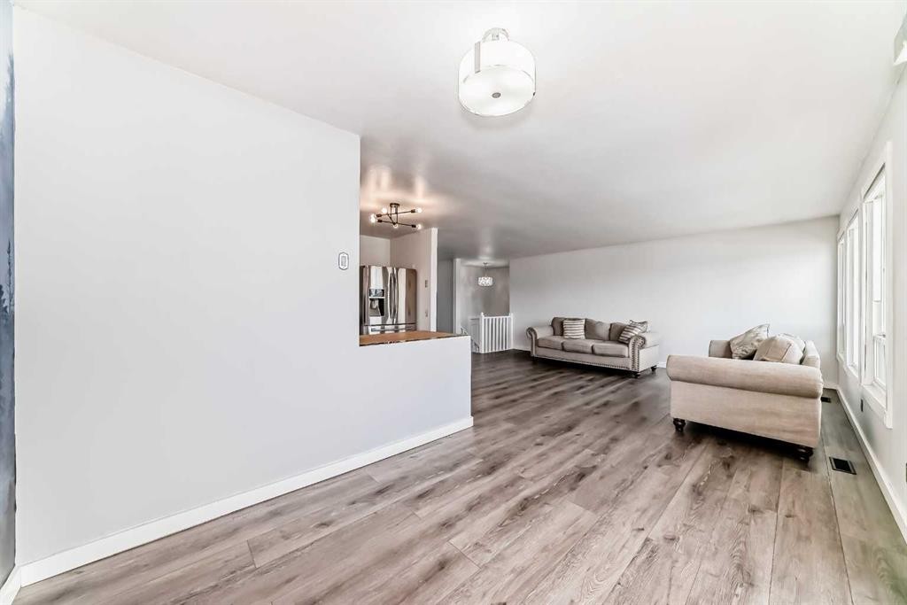 6824 Temple Drive Ne, Calgary, AB - Indoor