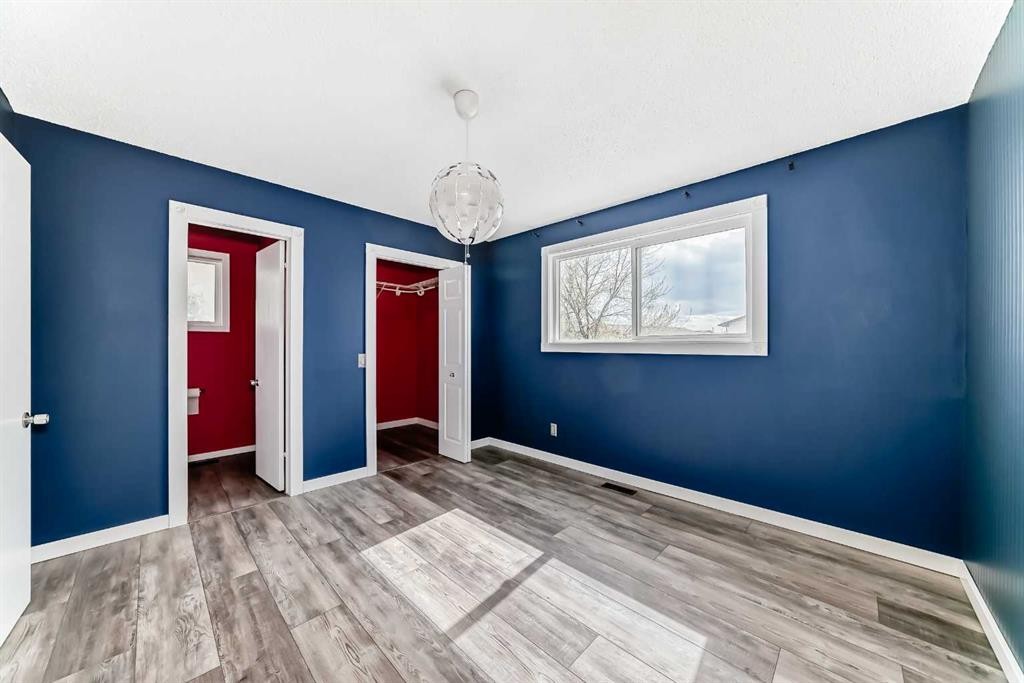 6824 Temple Drive Ne, Calgary, AB - Indoor Photo Showing Other Room