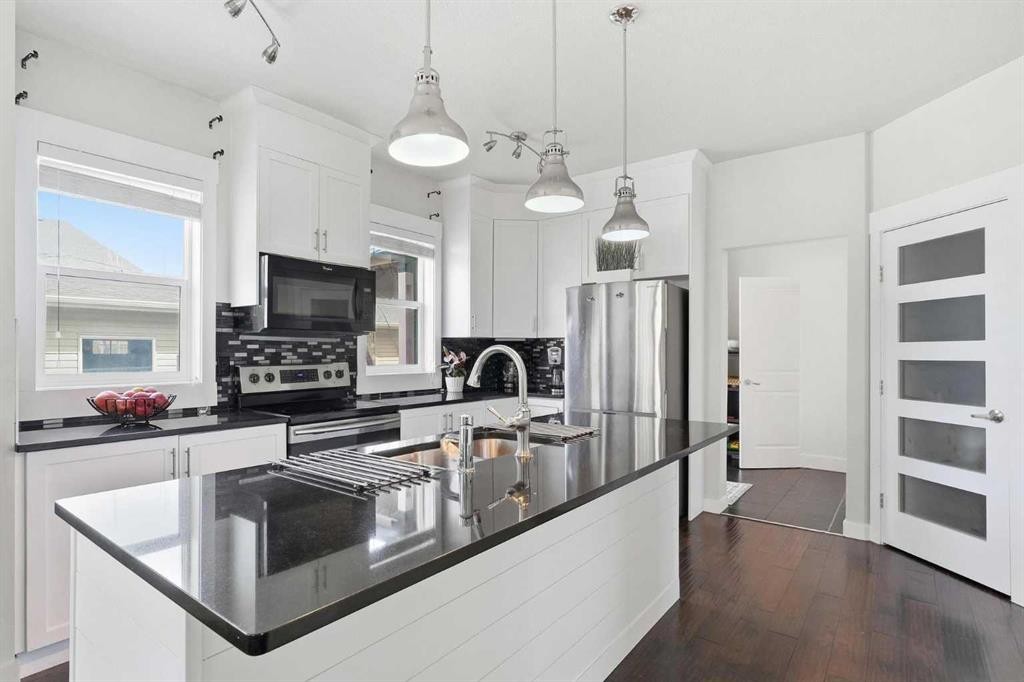 161 Rainbow Falls Glen, Chestermere, AB - Indoor Photo Showing Kitchen With Stainless Steel Kitchen With Upgraded Kitchen