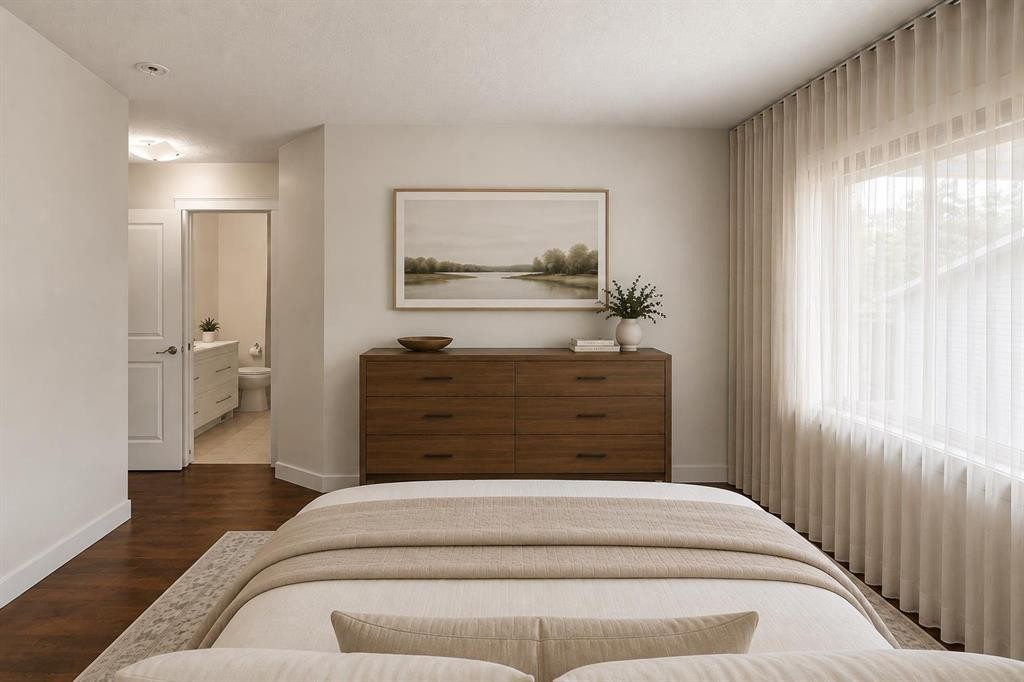 95 Hillgrove Crescent Sw, Calgary, AB - Indoor Photo Showing Bedroom